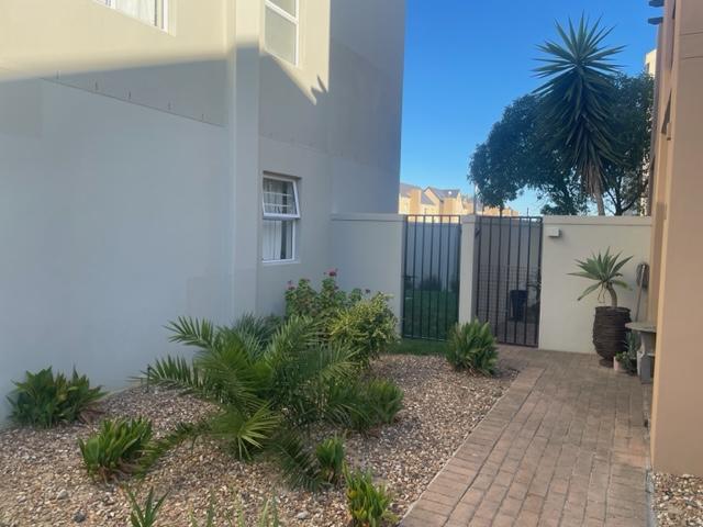 1 Bedroom Property for Sale in Gordons Bay Western Cape